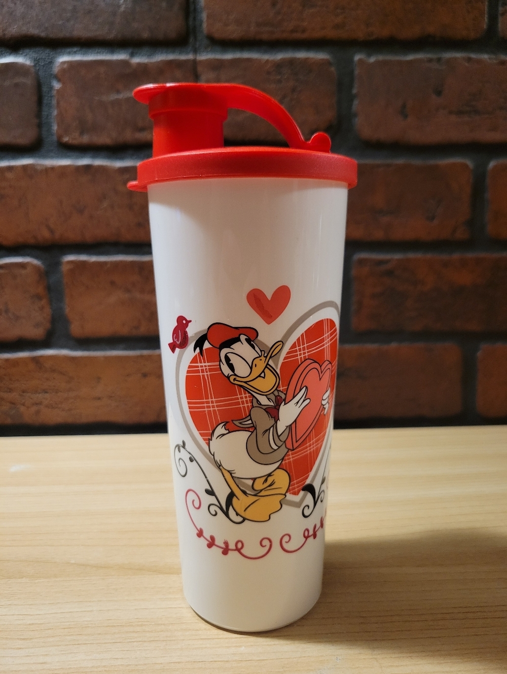 Tupperware Disney Donald Duck 16 oz. Tumbler with Flip Top Lid 5107L-9